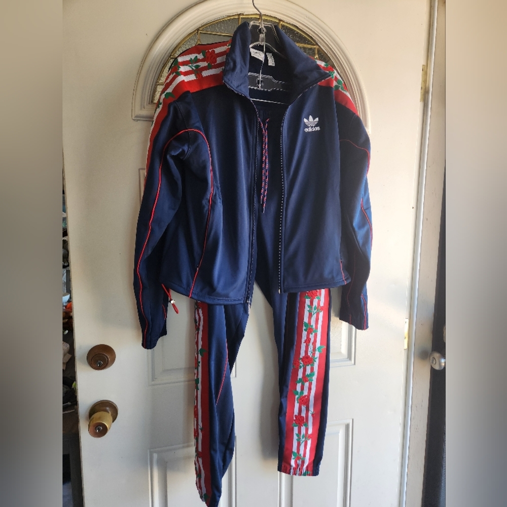 Adidas Womens Blue Tracksuit with Red and White Stripes Roses Outlining Sz Small